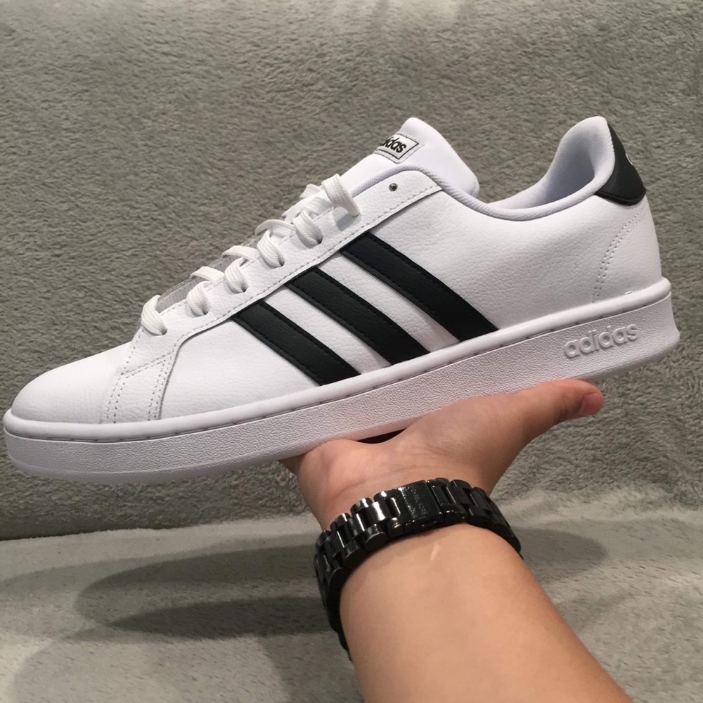 Adidas grand court men’s size 12 néw shoes